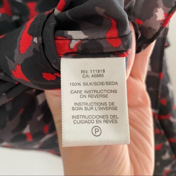 Michael Michael Kors Women’s Sleeveless Round Neck Silk Blouse - Picture 4 of 5